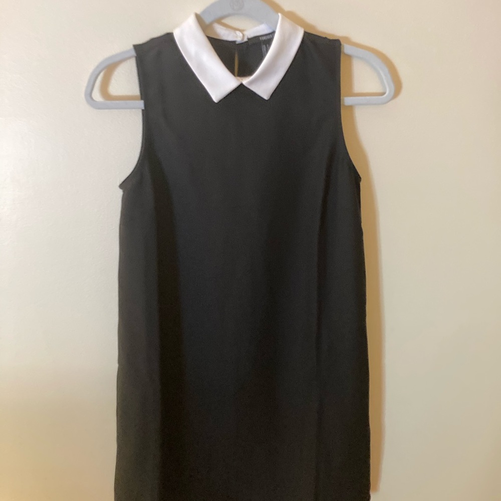 Forever 21 Peter Pan collar black and white dress